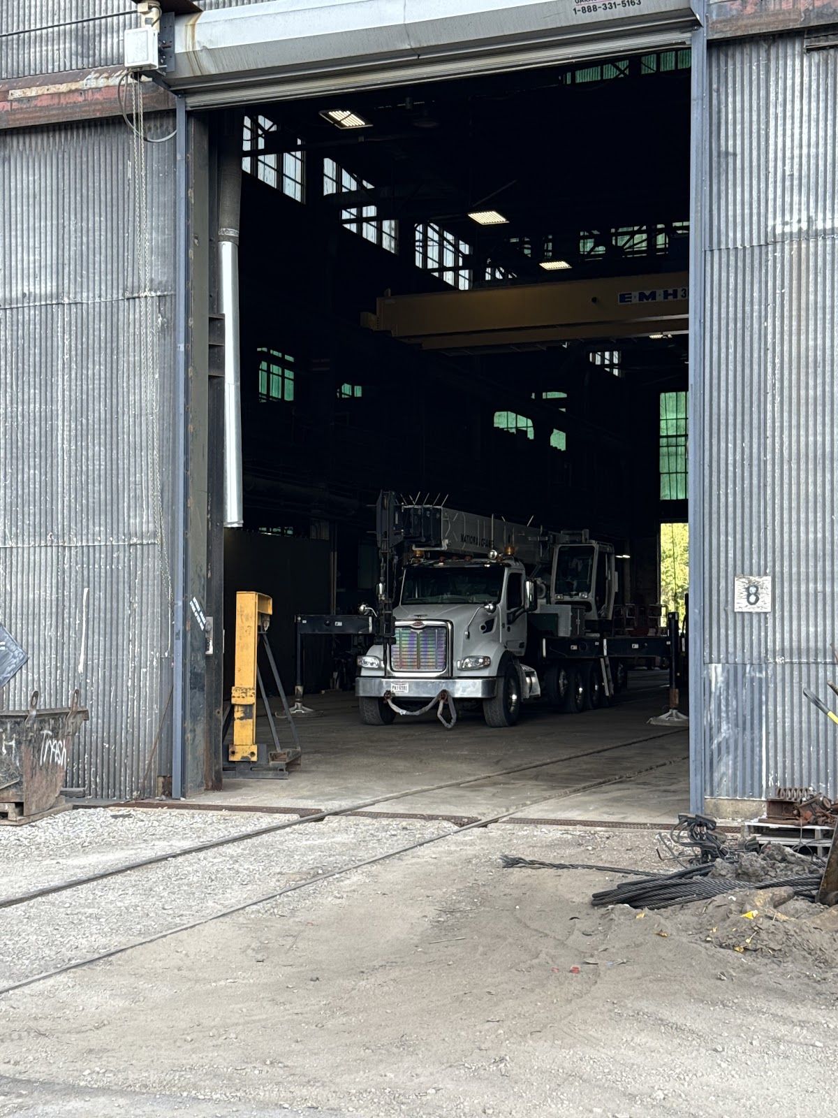 Rigging a steel structure